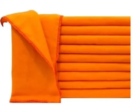 Flanelas laranja dobradas